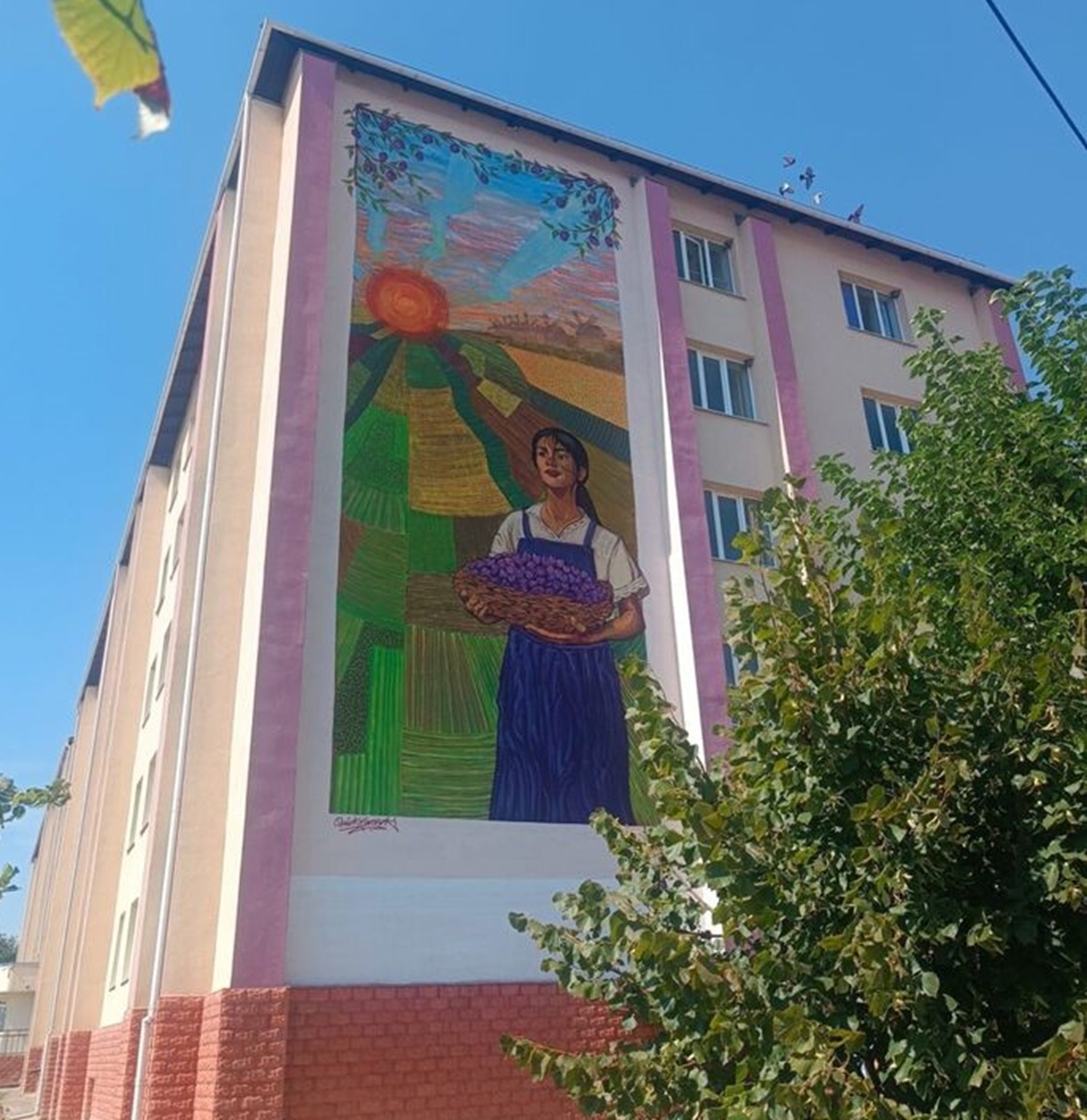 muraly_v_nisporenah3 Город Ниспорены украсили муралы современных молдавских художников
